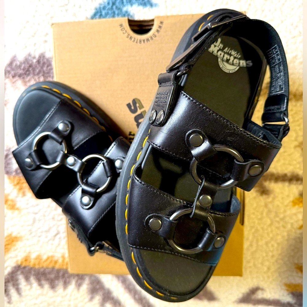 Xabier black Dr martens sandals